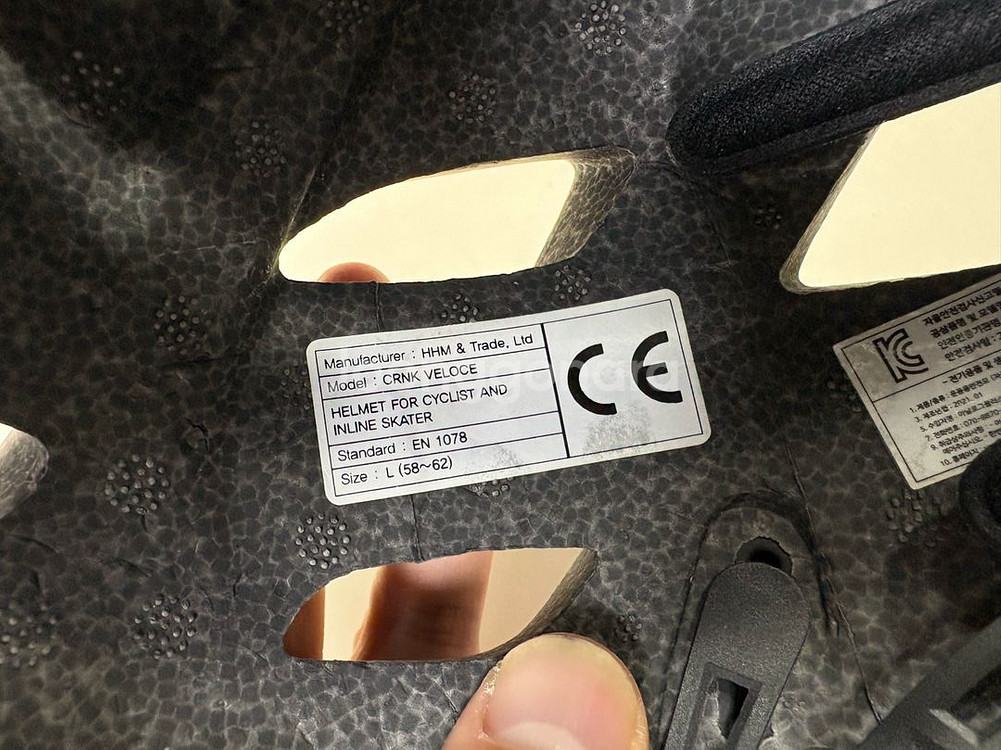 크랭크 자전거 헬멧 L사이즈 판매합니다--5