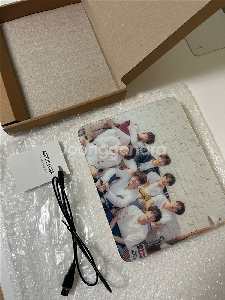 방탄소년단 아크릴 시계 (오늘 전시회 굿즈)--2