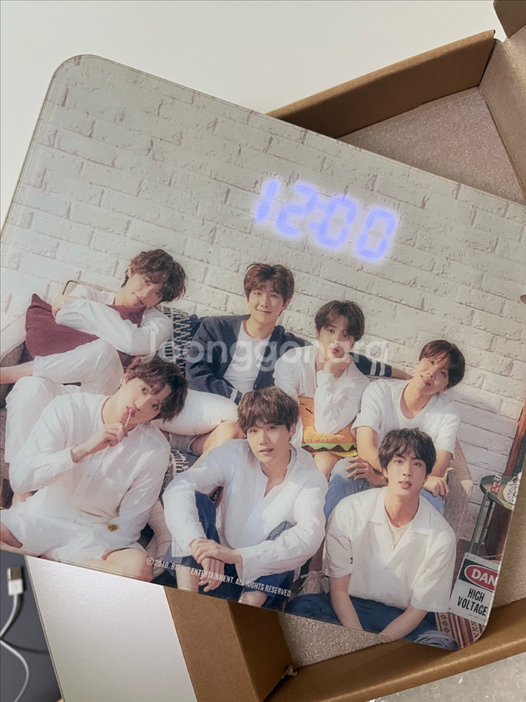 방탄소년단 아크릴 시계 (오늘 전시회 굿즈)--0