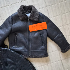 자라키즈 무스탕6~7세 새상품