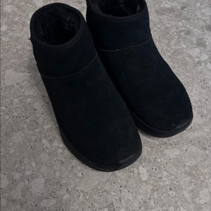 스케쳐스 고워크 아치핏 225