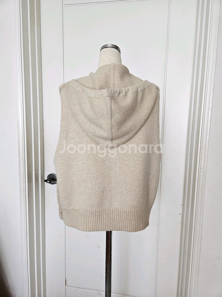 더캐시미어 밍크 베스트 55사이즈(착용사진.새상품)--9