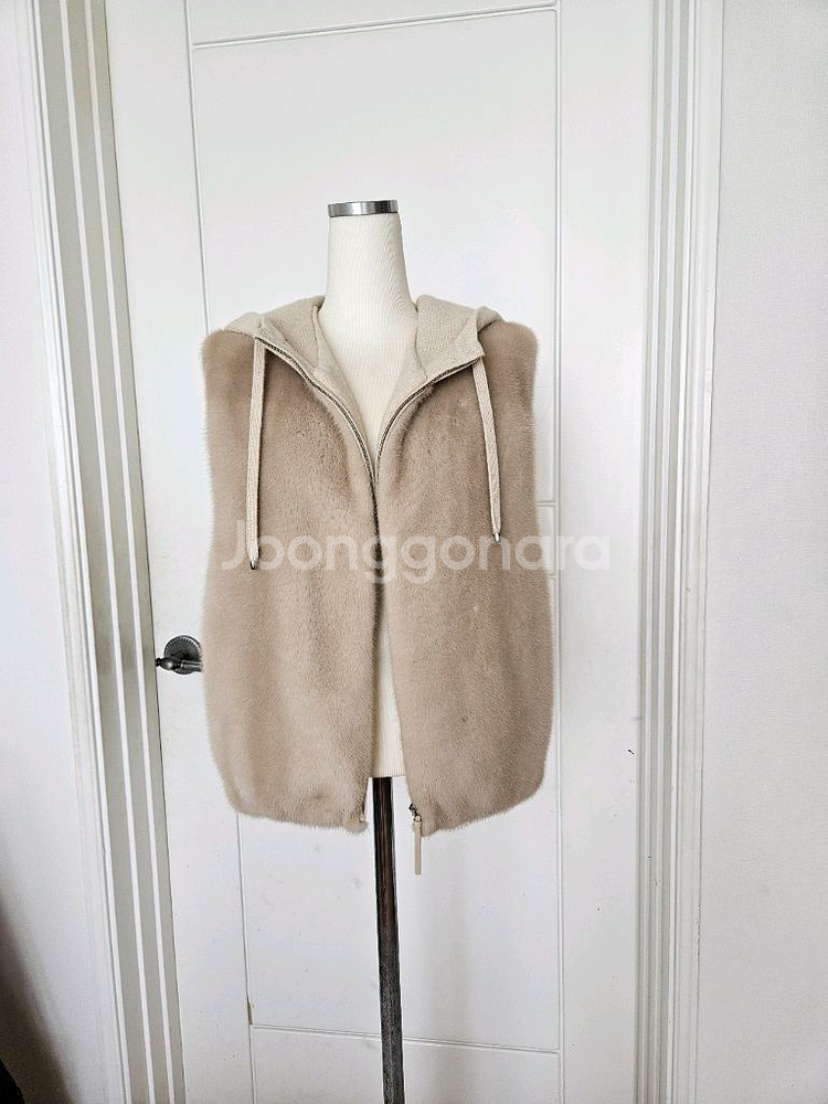 더캐시미어 밍크 베스트 55사이즈(착용사진.새상품)--7