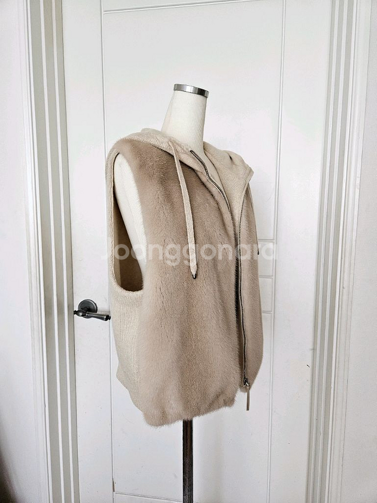 더캐시미어 밍크 베스트 55사이즈(착용사진.새상품)--8