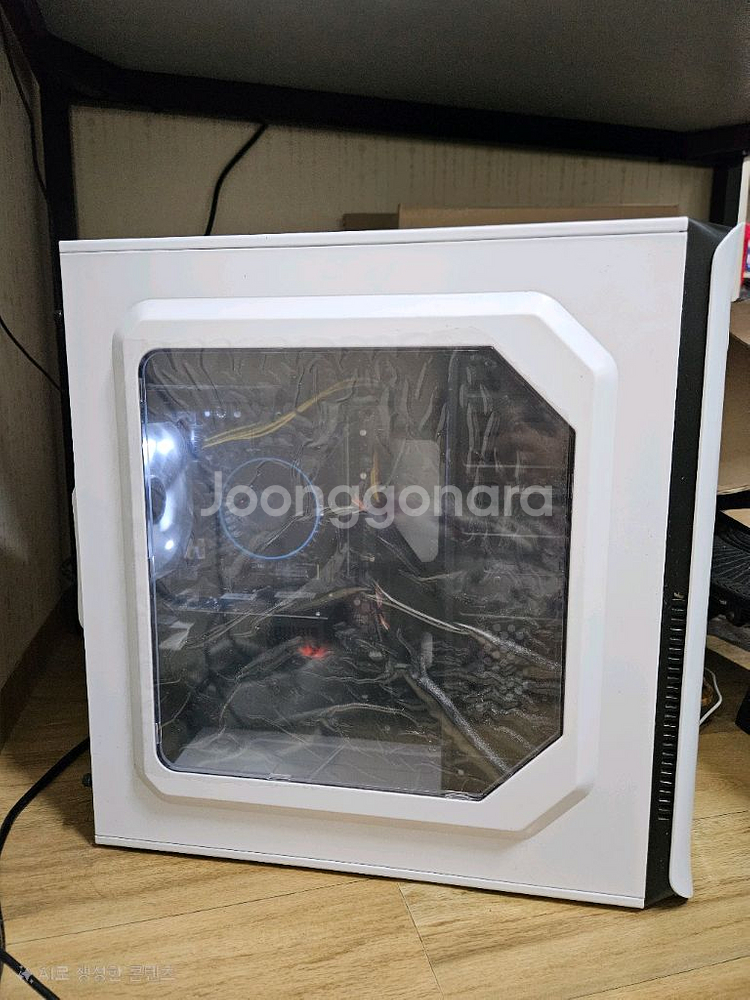 화이트 데스크탑 본체 / i5-13400F / SSD 1TB / 디자이너 사용 / 로지텍 키보드+CD롬 포함--1