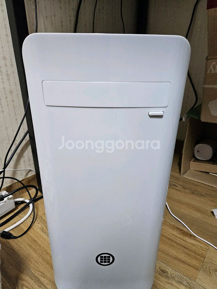 화이트 데스크탑 본체 / i5-13400F / SSD 1TB / 디자이너 사용 / 로지텍 키보드+CD롬 포함--3