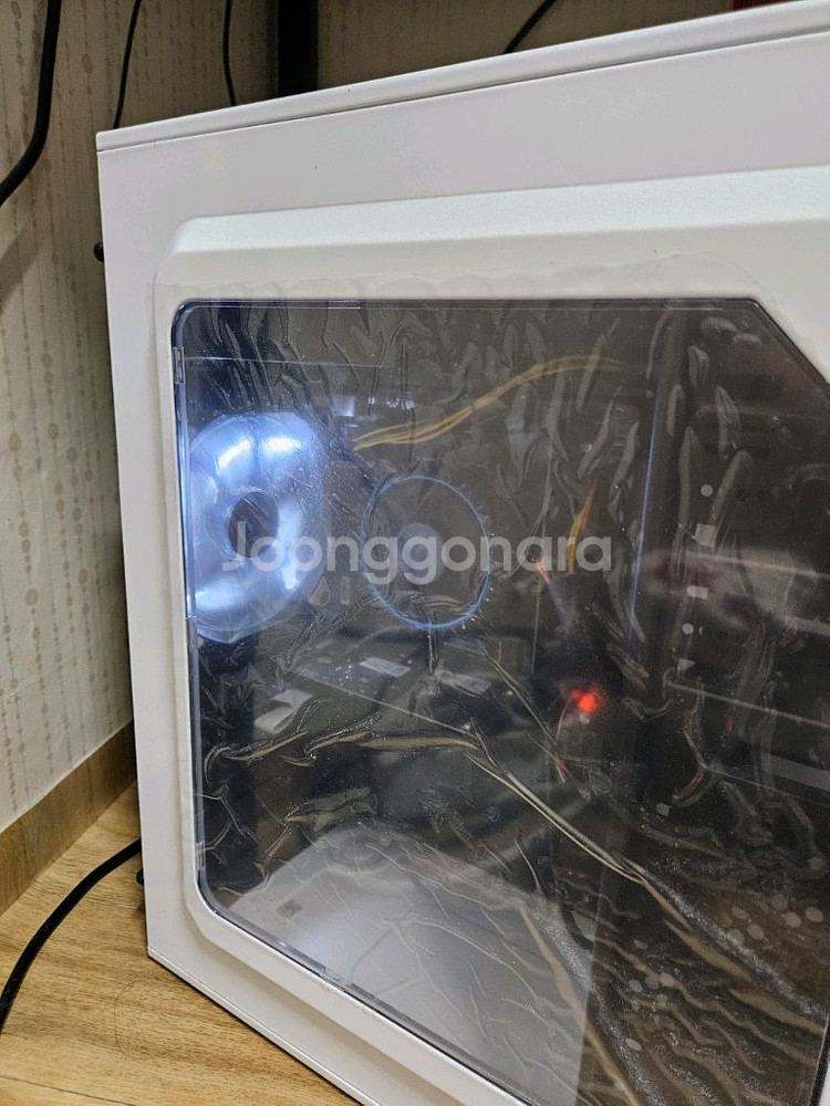 화이트 데스크탑 본체 / i5-13400F / SSD 1TB / 디자이너 사용 / 로지텍 키보드+CD롬 포함--2