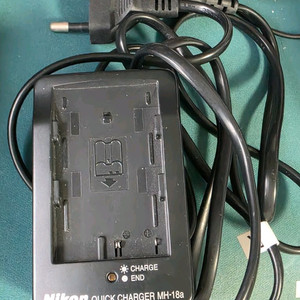 니콘 MH-18a 충전기