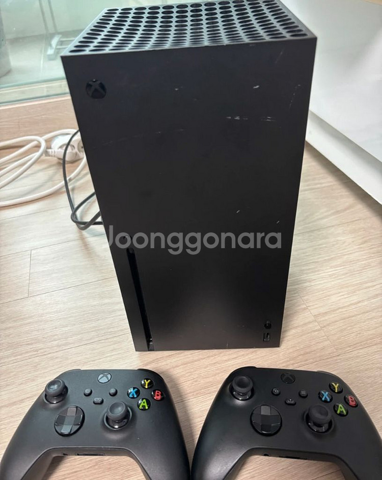 Xbox Series X 본체 + 컨트롤러 2개--0
