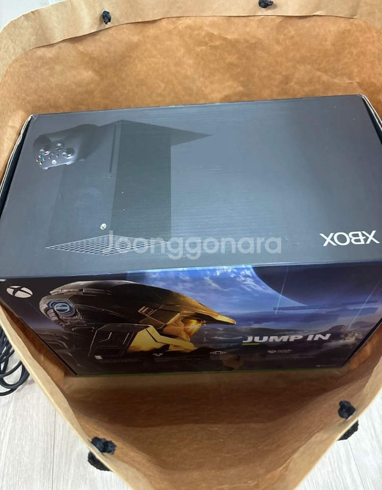 Xbox Series X 본체 + 컨트롤러 2개--1