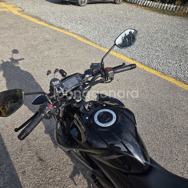 24년형 무꿍무슬립 스즈키GSX-S125 2천키로대 판매합니다.--8