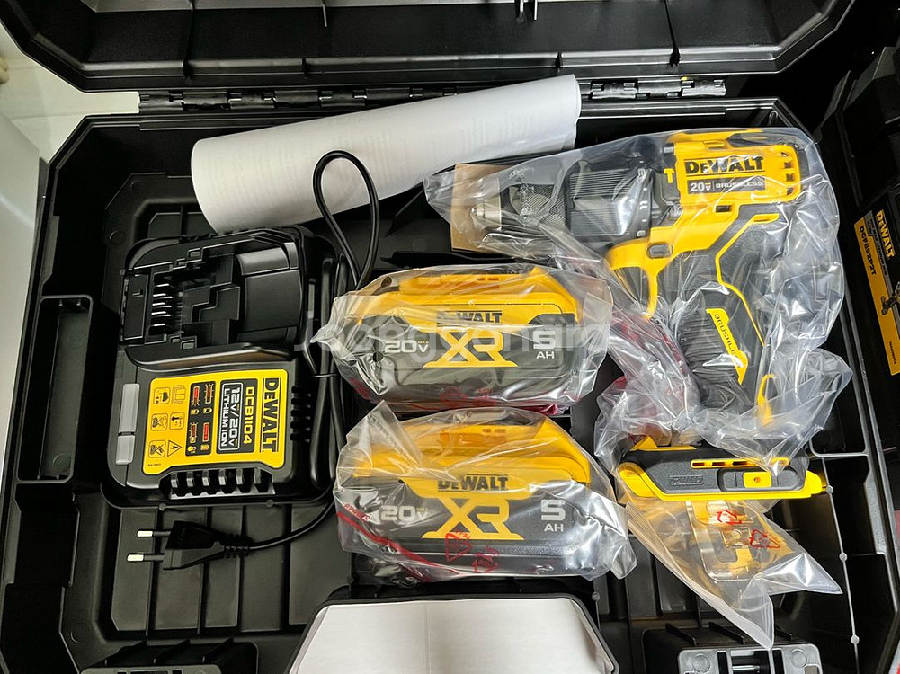 디월트해머드릴 dcd709p2--0