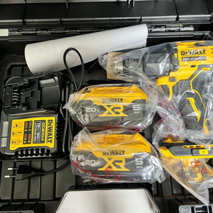 디월트해머드릴 dcd709p2