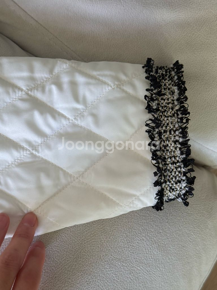 트위드 퀼팅 경량패딩 아이보리--5