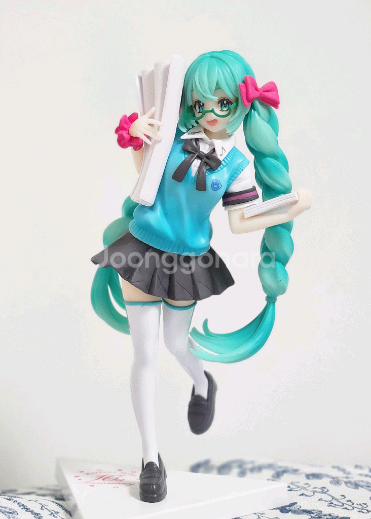 세가 루미나스타 - 하츠네 미쿠 16주년 부타 안경 피규어--0