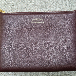 루이까또즈 버건디 가죽 클러치