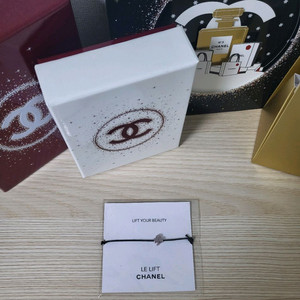 정품) 샤넬 클로버 팔찌 브레이슬릿 (코스메틱)