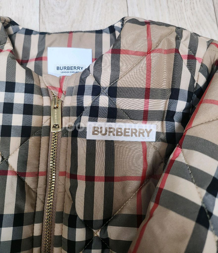 백화점정품.드라이완료) 버버리키즈18m 패딩(~두돌)--2