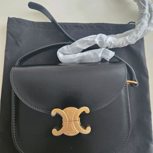 셀린느 반달 크로스백