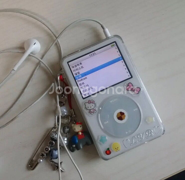 애플아이팟클래식우유팟5.5세대 SSD128기가+투명케이스+정품이어폰MP3--0