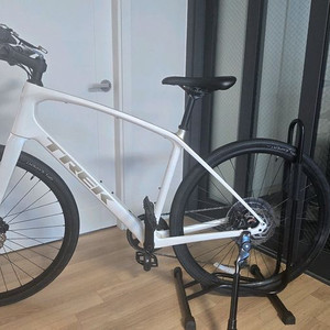 트렉 FX4 카본 하이브리드 자전거 L사이즈