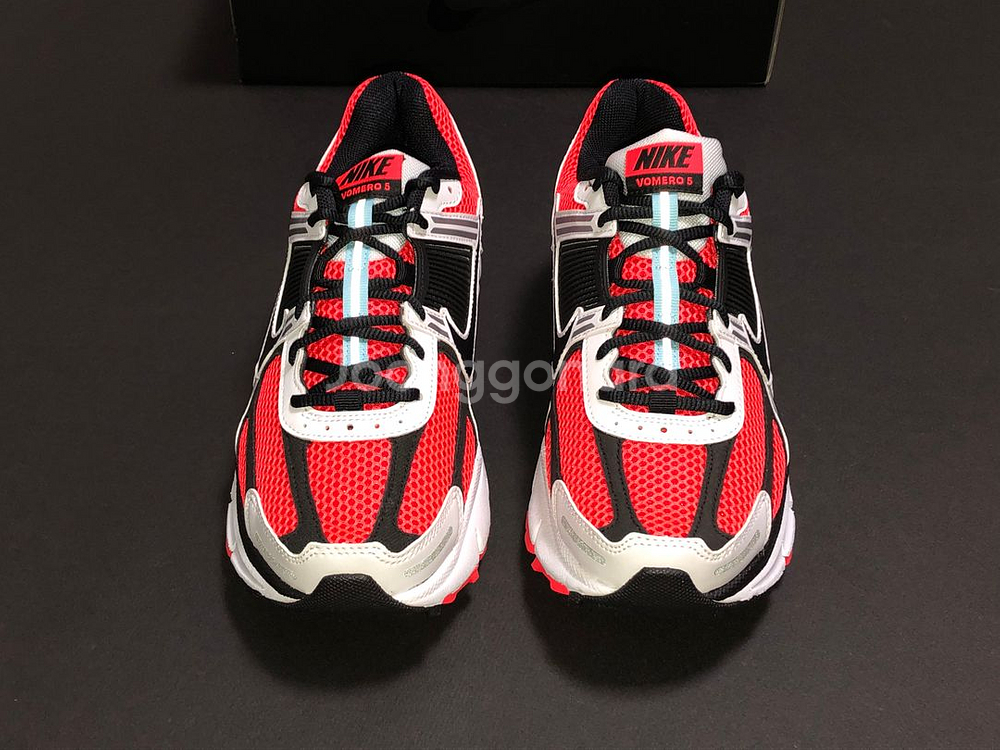 나이키 줌 보메로 5 SE 브라이트 크림슨--2