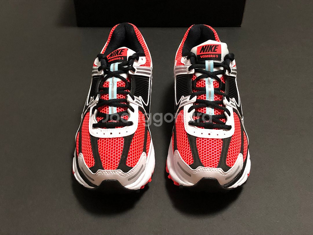 나이키 줌 보메로 5 SE 브라이트 크림슨--1