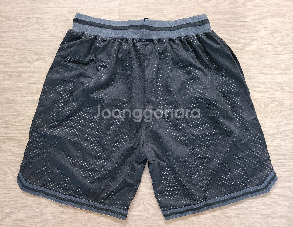 코비 레젼드 쇼츠 XL사이즈 블랙 새제품 3만원--1