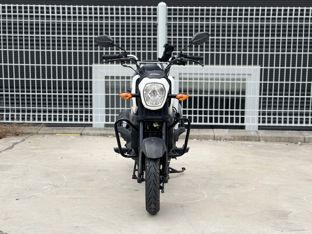 혼다 나비110 16년식 1만키로 러기지박스 튜닝 깔끔한차량 판매합니다 이미지