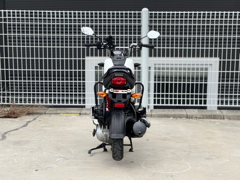 혼다 나비110 16년식 1만키로 러기지박스 튜닝 깔끔한차량 판매합니다 이미지