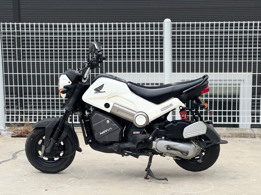 혼다 나비110 16년식 1만키로 러기지박스 튜닝 깔끔한차량 판매합니다 이미지