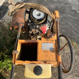 소형 콘크리트 절단기 이미지