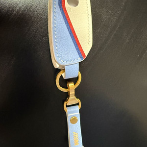 BMW 신형 키케이스 입니다.