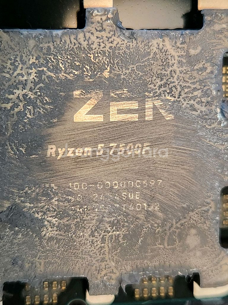 AMD 라이젠 7500f CPU--0