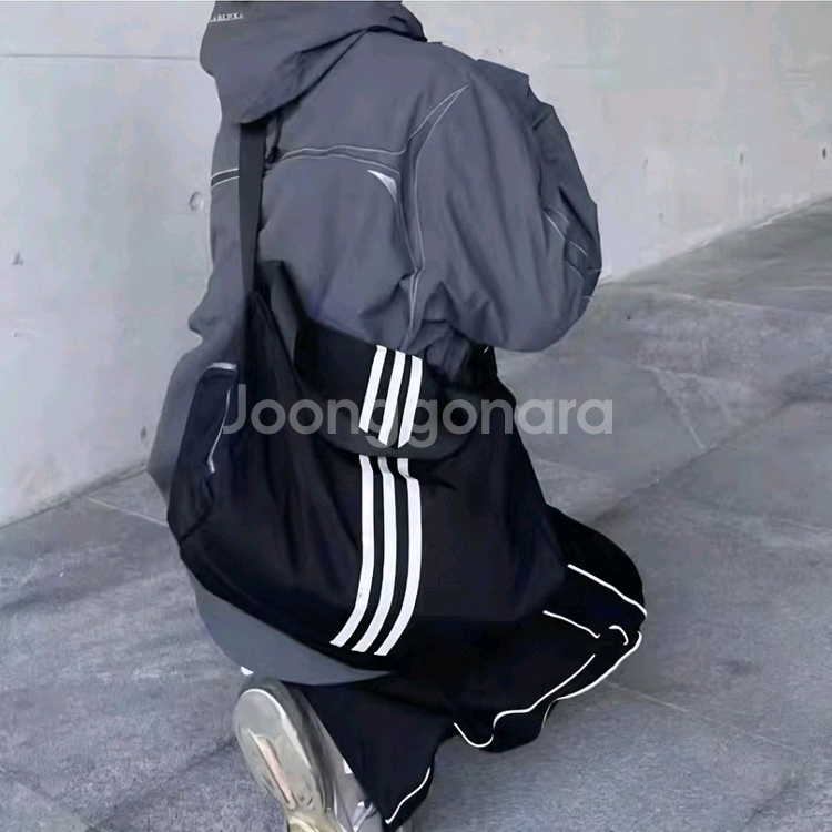 대용량 삼선 크로스백 스쿨백 남여공용 생활방수 메신저백--2