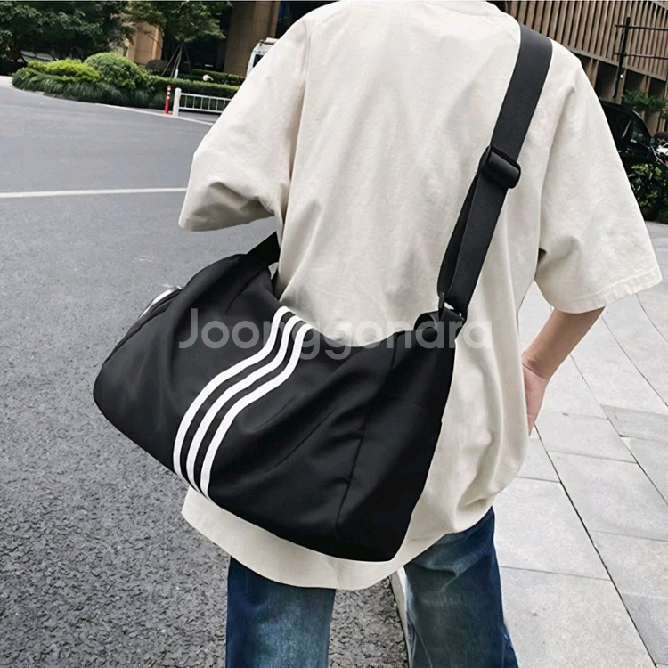 대용량 삼선 크로스백 스쿨백 남여공용 생활방수 메신저백--3