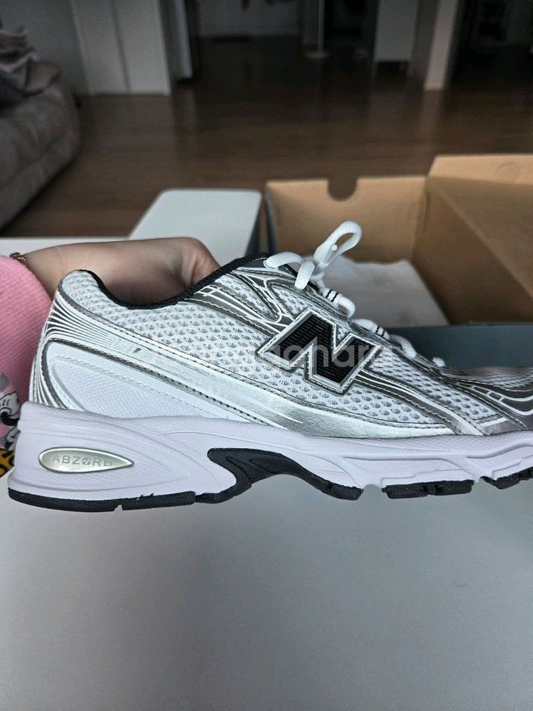 뉴발란스 740 화이트실버 (u740nw2) 240사이즈--2
