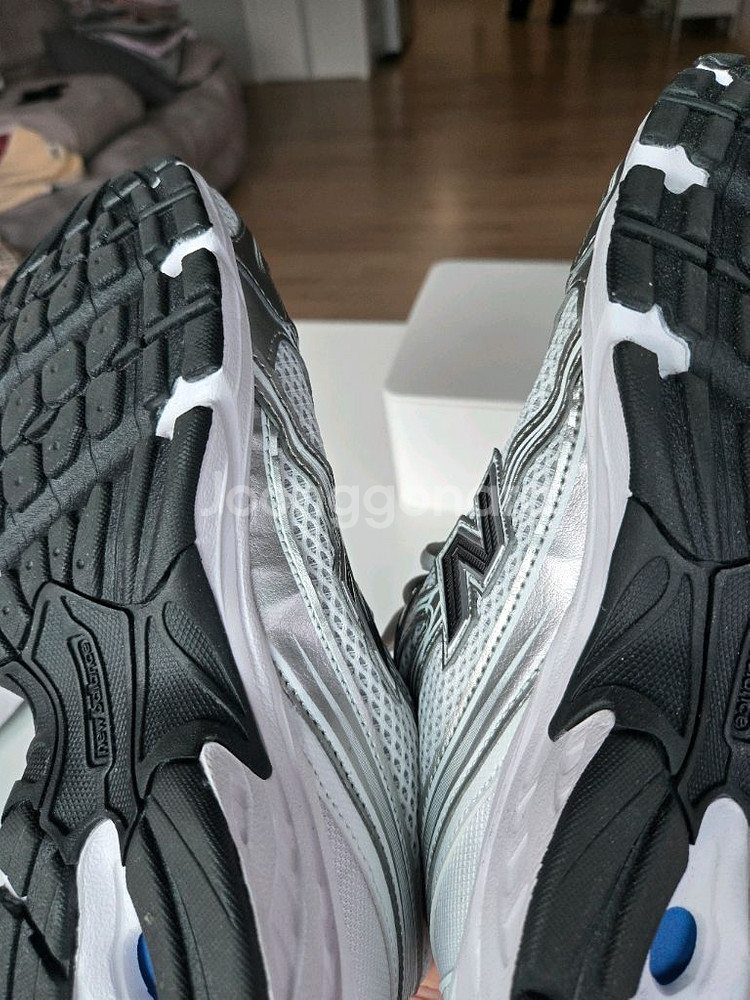 뉴발란스 740 화이트실버 (u740nw2) 240사이즈--4