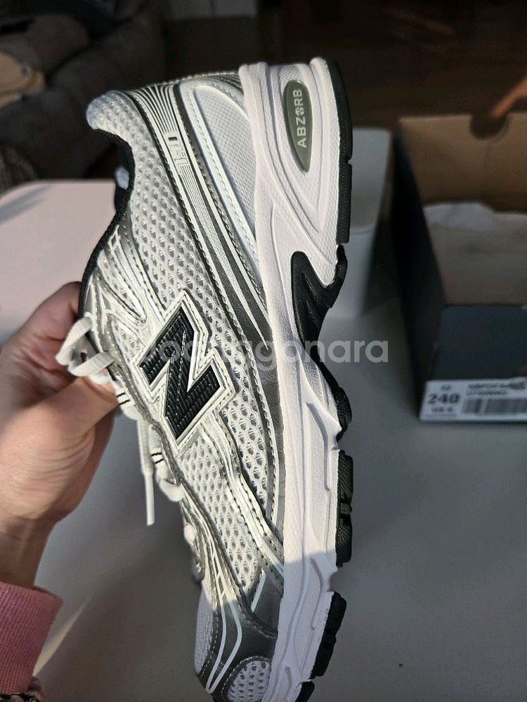 뉴발란스 740 화이트실버 (u740nw2) 240사이즈--6