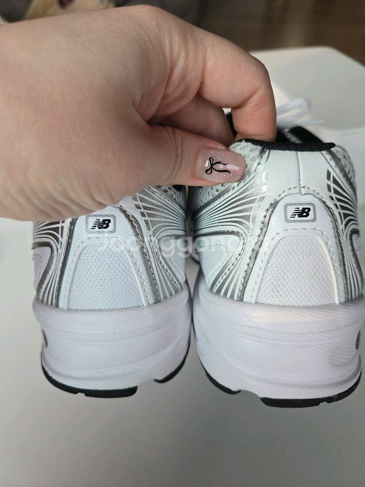 뉴발란스 740 화이트실버 (u740nw2) 240사이즈--8