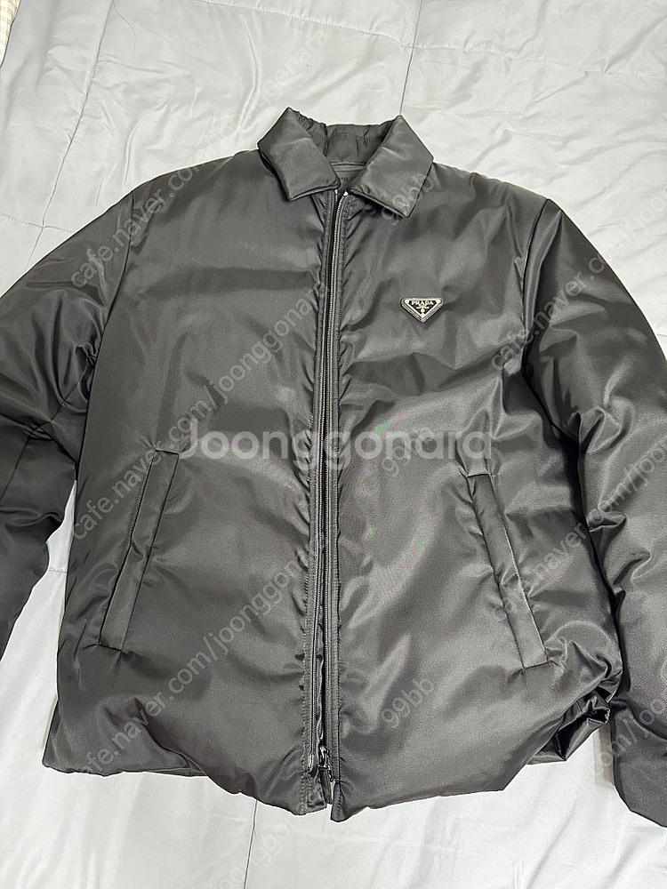 프라다 리나일론 크롭 패딩 재킷 s사이즈 팝니다.--1
