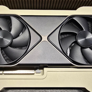 RTX 5090 FE 파운더스 에디션 팝니다.