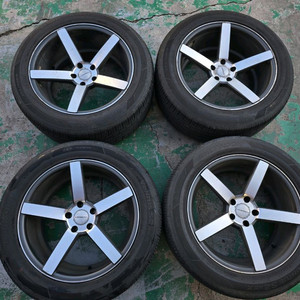 부산 보센 아비드 19인치휠타이어셋트 판매합니다 쏘렌토R 싼타페 QM6