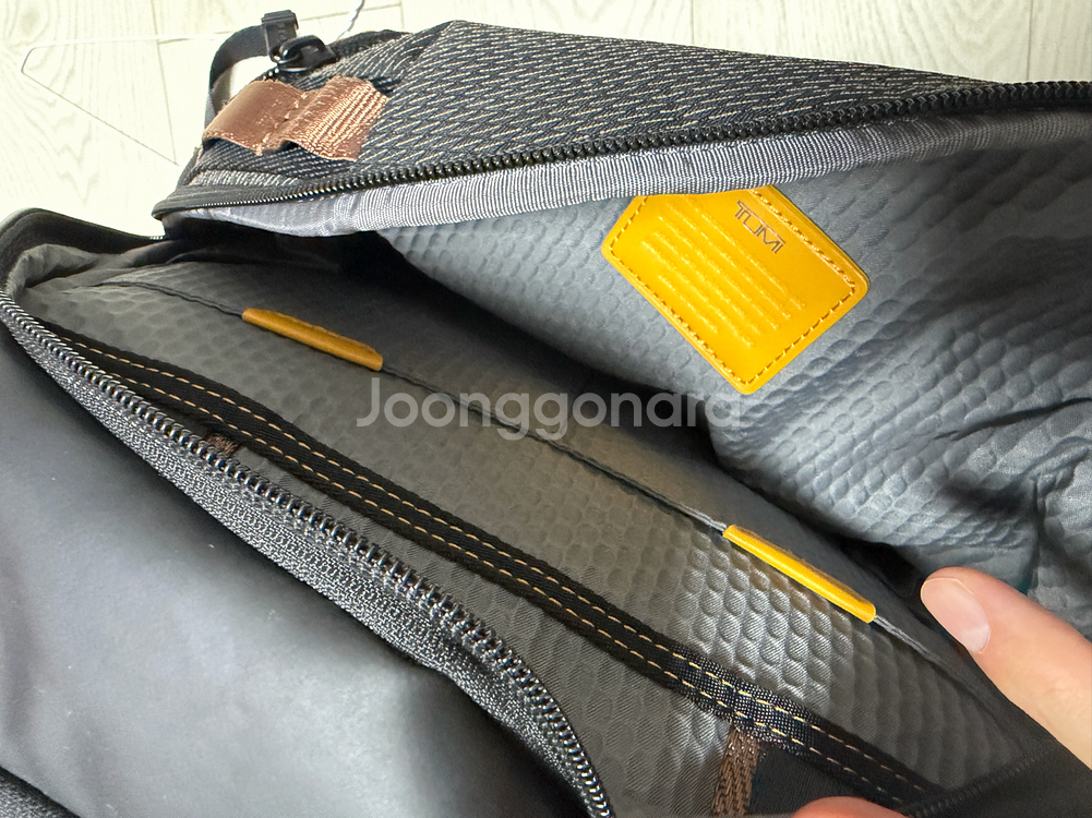 투미 알파브라보 네비게이션 백팩 블랙 오닉스--5