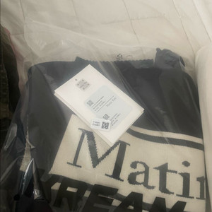 마뗑킴 로고 니트 집업 이미지