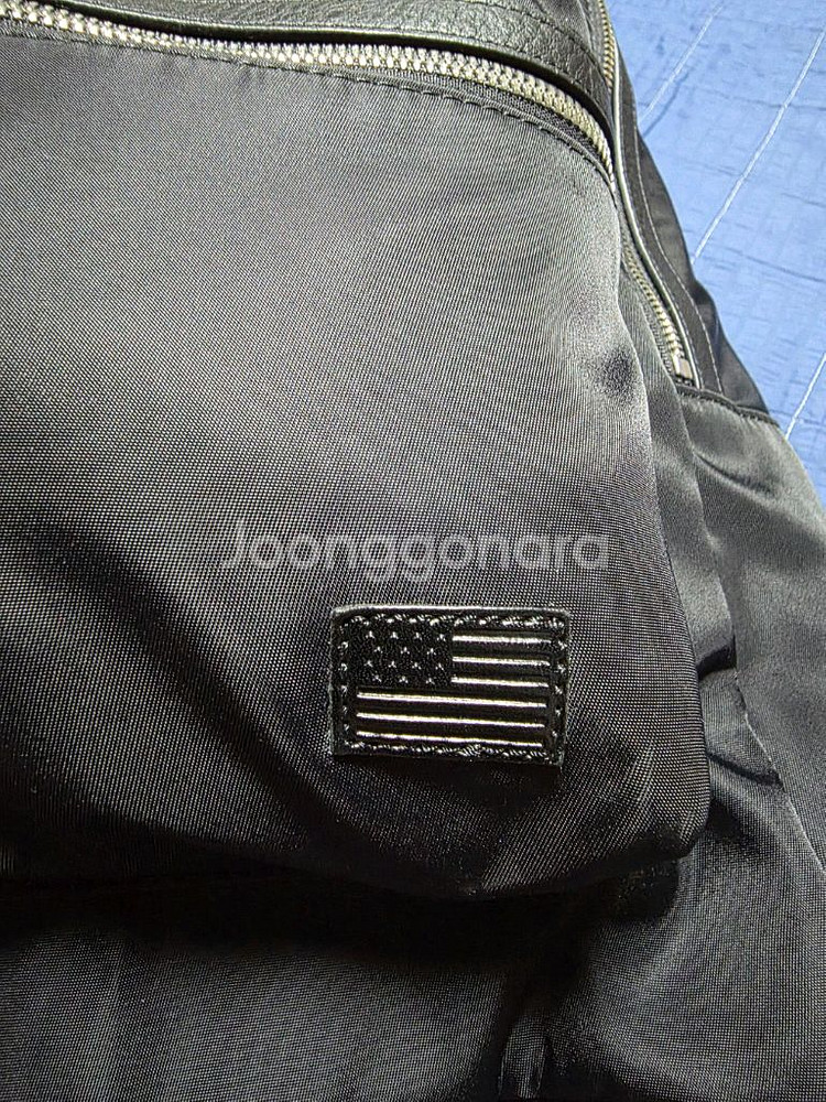 질스튜어트뉴욕 소가죽 나일론 백팩 남여공용사이즈 28 38상태 좋은편입니다.--2