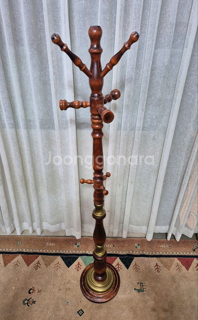 원목 코트대 스탠드 옷걸이--1