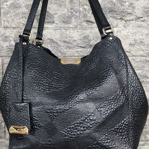 버버리 캔터버리 레더 숄더백