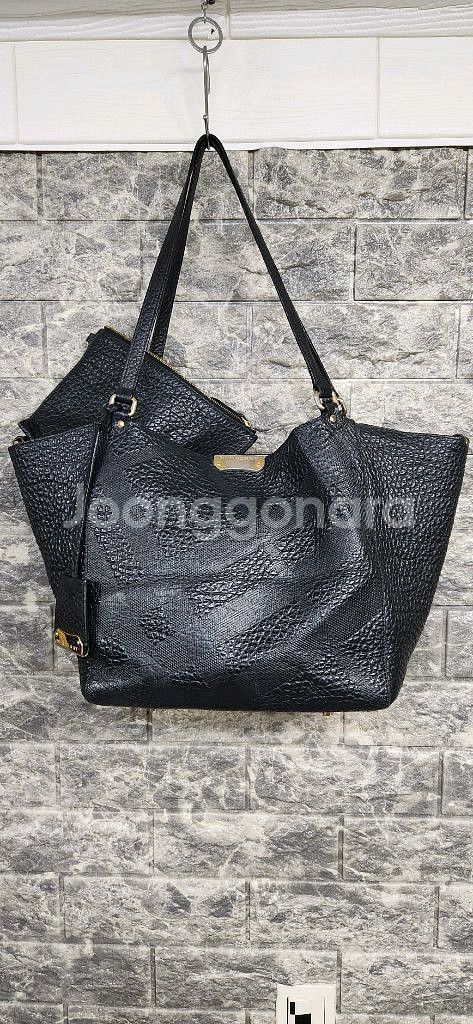 버버리 캔터버리 레더 숄더백--1