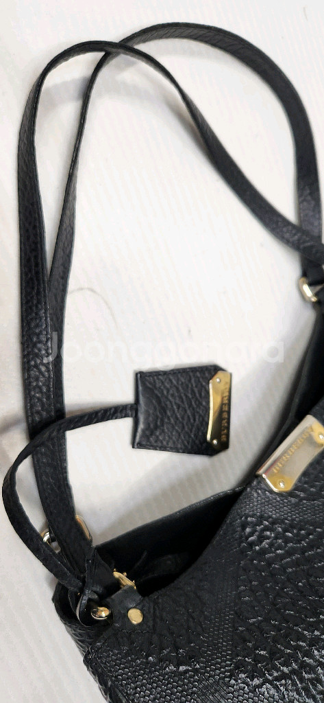 버버리 캔터버리 레더 숄더백--8